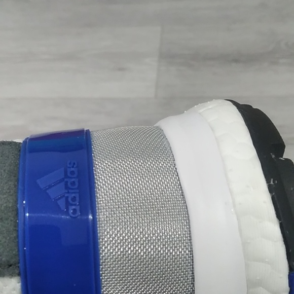 Mens Adidas US 10 - Picture 6 of 6